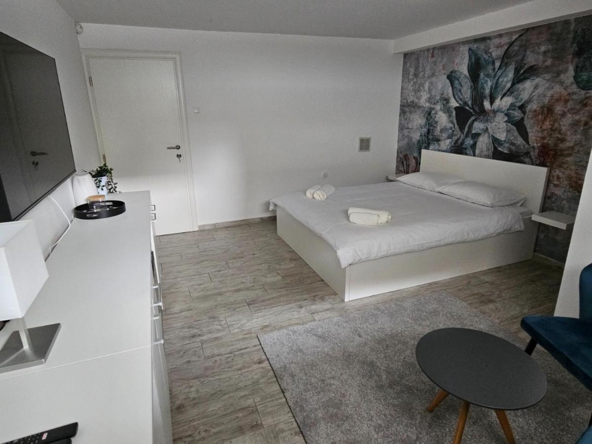Comfort Rooms Remiza - Free Private Parking - Self Check-In Zagreb Exterior foto